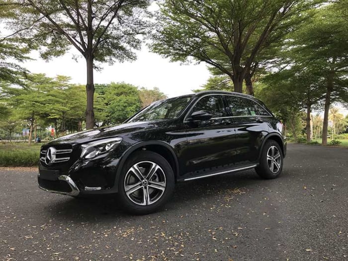 Mercedes GLC 200 màu đen
